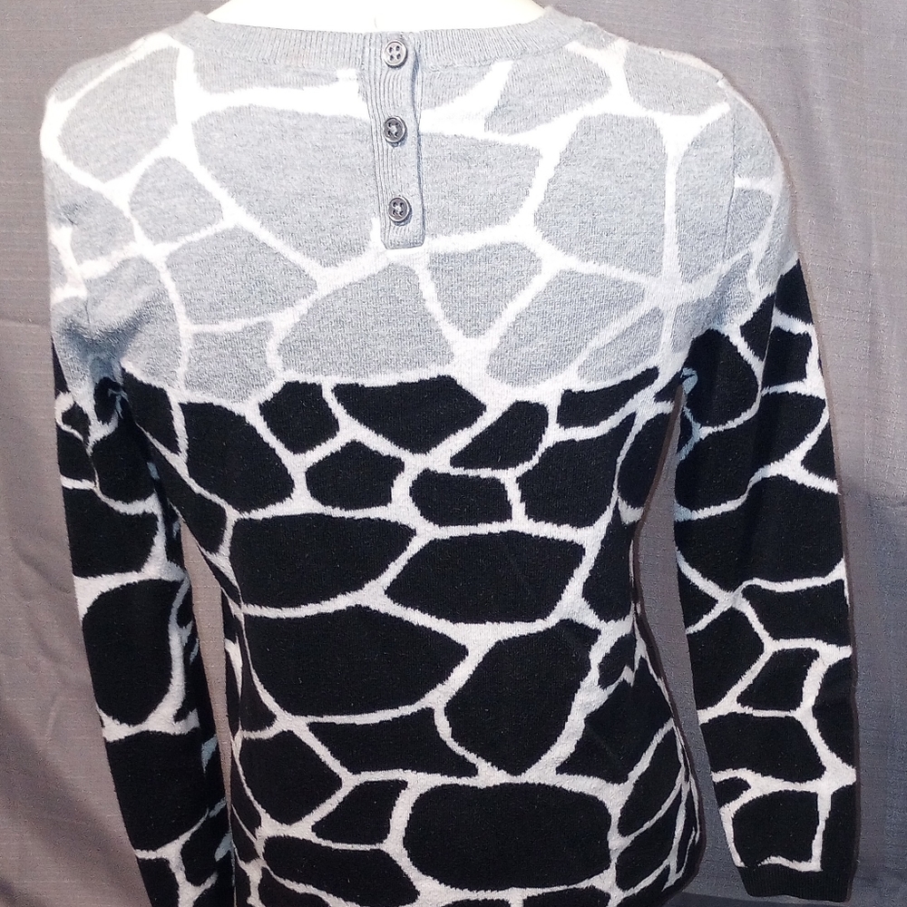 Sweater - Picture 2 of 3